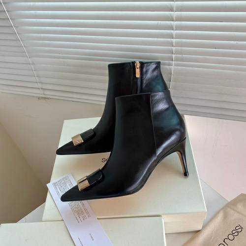 Picture of Sergio Rossi Shoes Women _SKUfw103283928fw